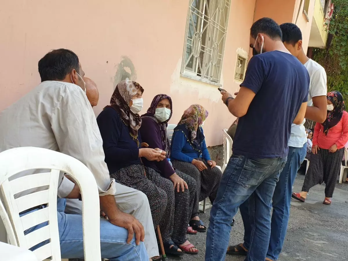 Antalya\'da cesedi bulunan üniversite öğrenci Azra Gülendam\'ın babaevinde üzüntü hakim