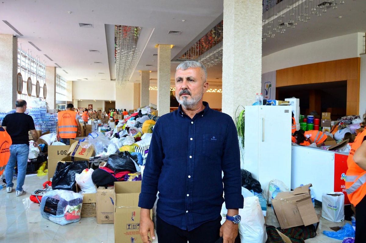 Başkan Sözen: "Yardım malzemeleri doğru bir şekilde ihtiyaç sahiplerine ulaşıyor"