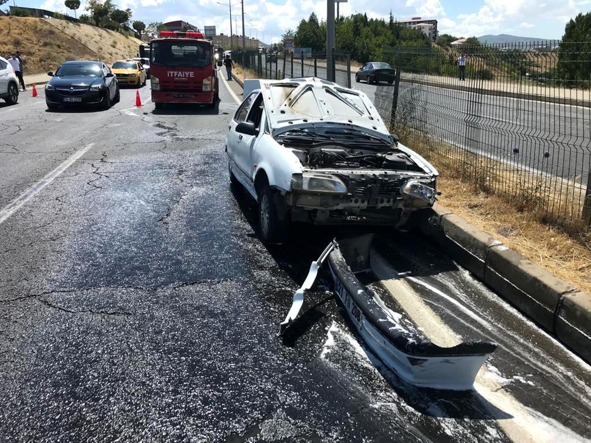 Son dakika... Bingöl\'de trafik kazası: 4 yaralı