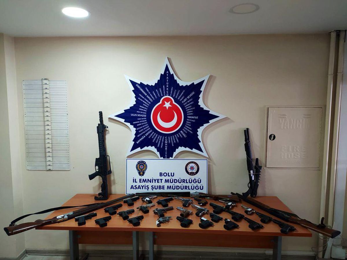 Bolu\'da iki ayda 9 tabanca, 5 av tüfeği ve 41 kurusıkı tabanca ele geçirildi