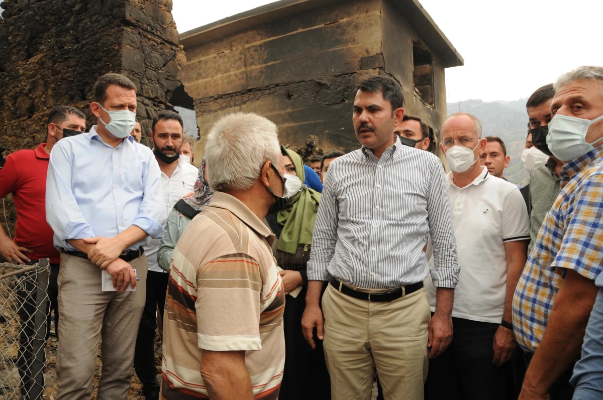 Son dakika haber: Çevre ve Şehircilik Bakanı Kurum Alanya\'da yangından etkilenen vatandaşları ziyaret etti (2)
