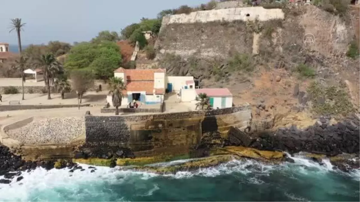 (DRONE) Atlas Okyanusu kıyısındaki cami: Goree