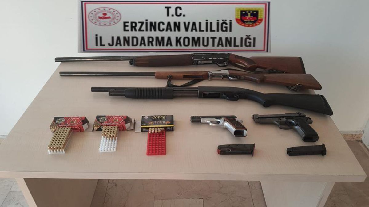 Erzincan\'da ruhsatsız tabanca ile av tüfekleri bulunduran şüpheliye para cezası