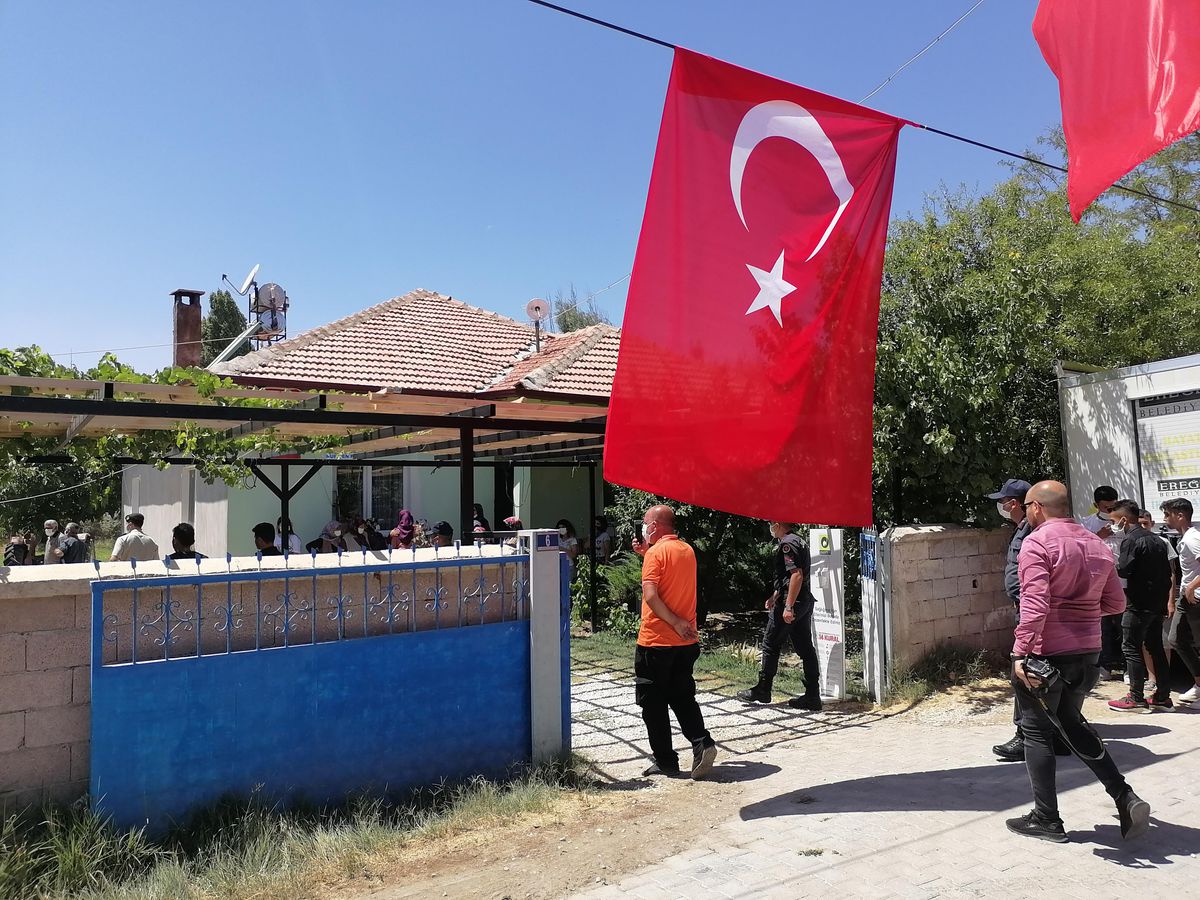 Fırat Kalkanı Bölgesinde yaralanan asker baba ocağında