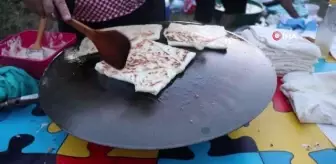 Köylüler açık hava sinemasında eğlendi