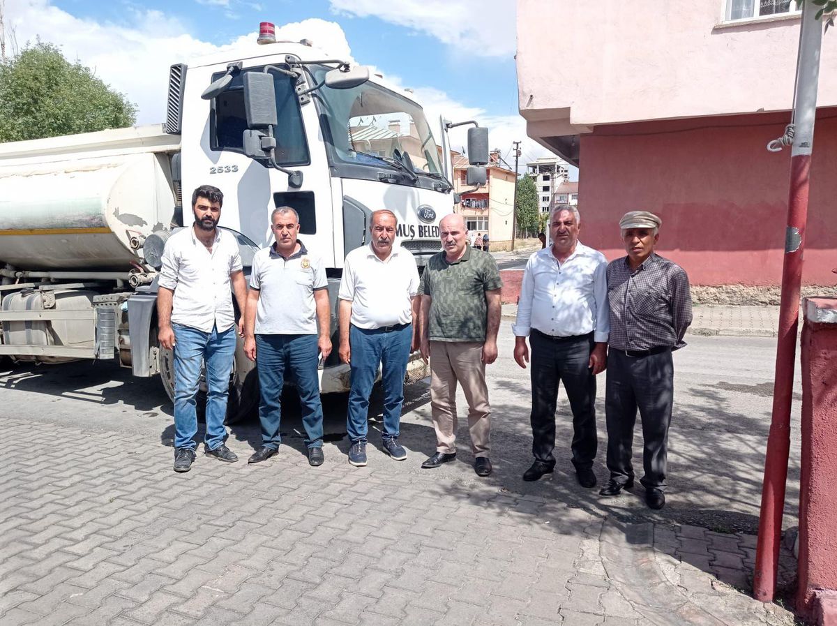 Son dakika! Muş Belediyesi\'nden Antalya\'daki yangına araç desteği