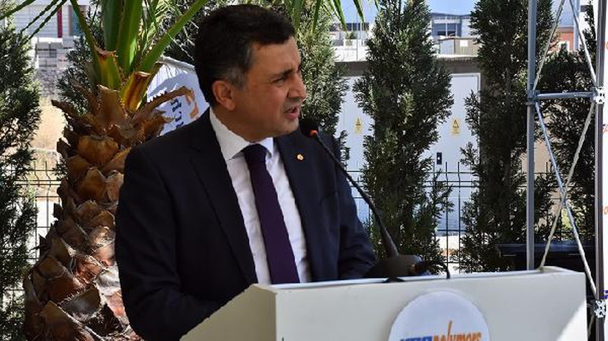 Plastik imalatı yapan şirketten 5\'inci yılını dolduran çalışanlarına plaket