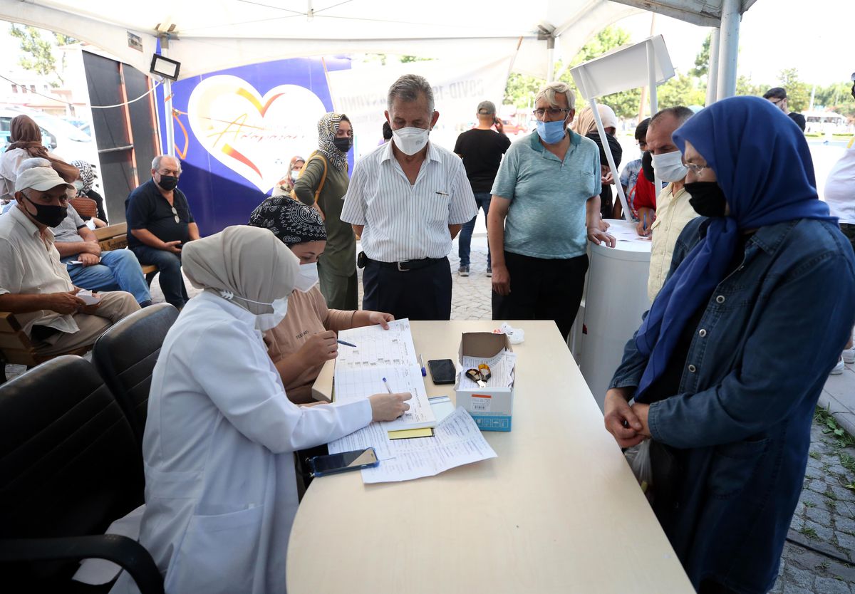 Sakarya\'da aşı seferberliğiyle hedef "mavi" kategori