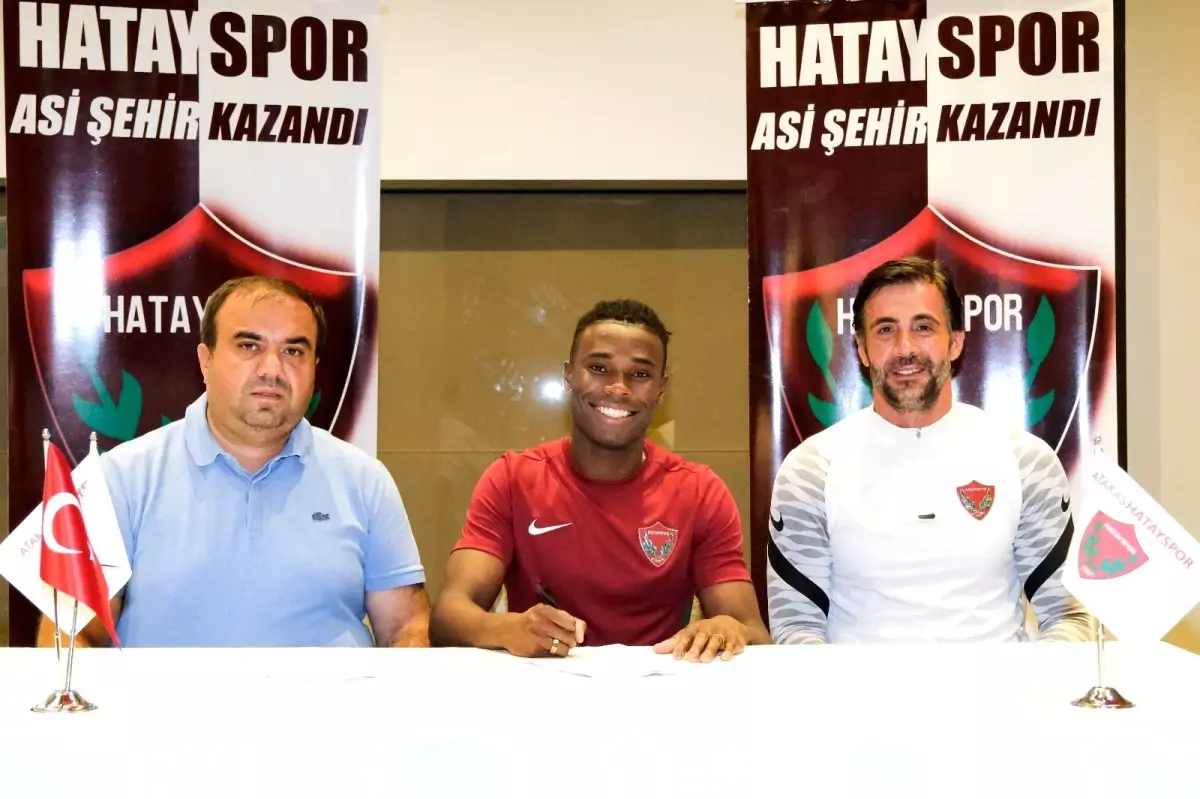 Sam Adekugbe resmen Hatayspor\'da