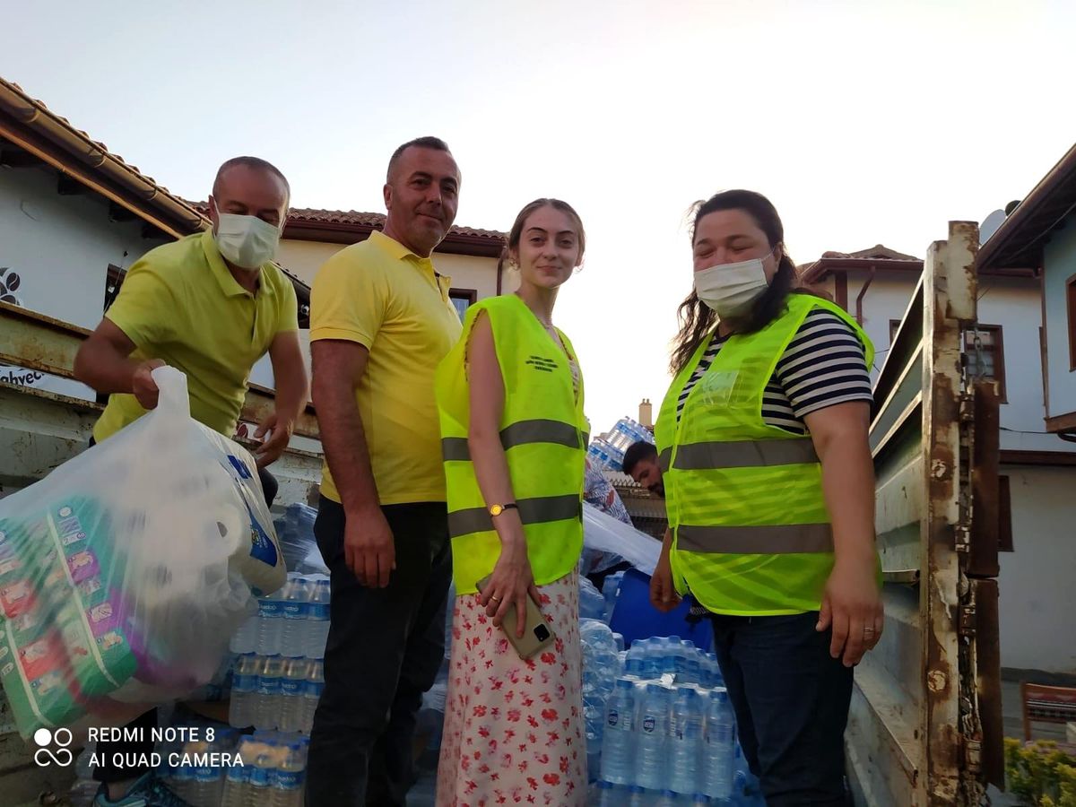 Yangın bölgesine gönüllülerden örnek kampanya