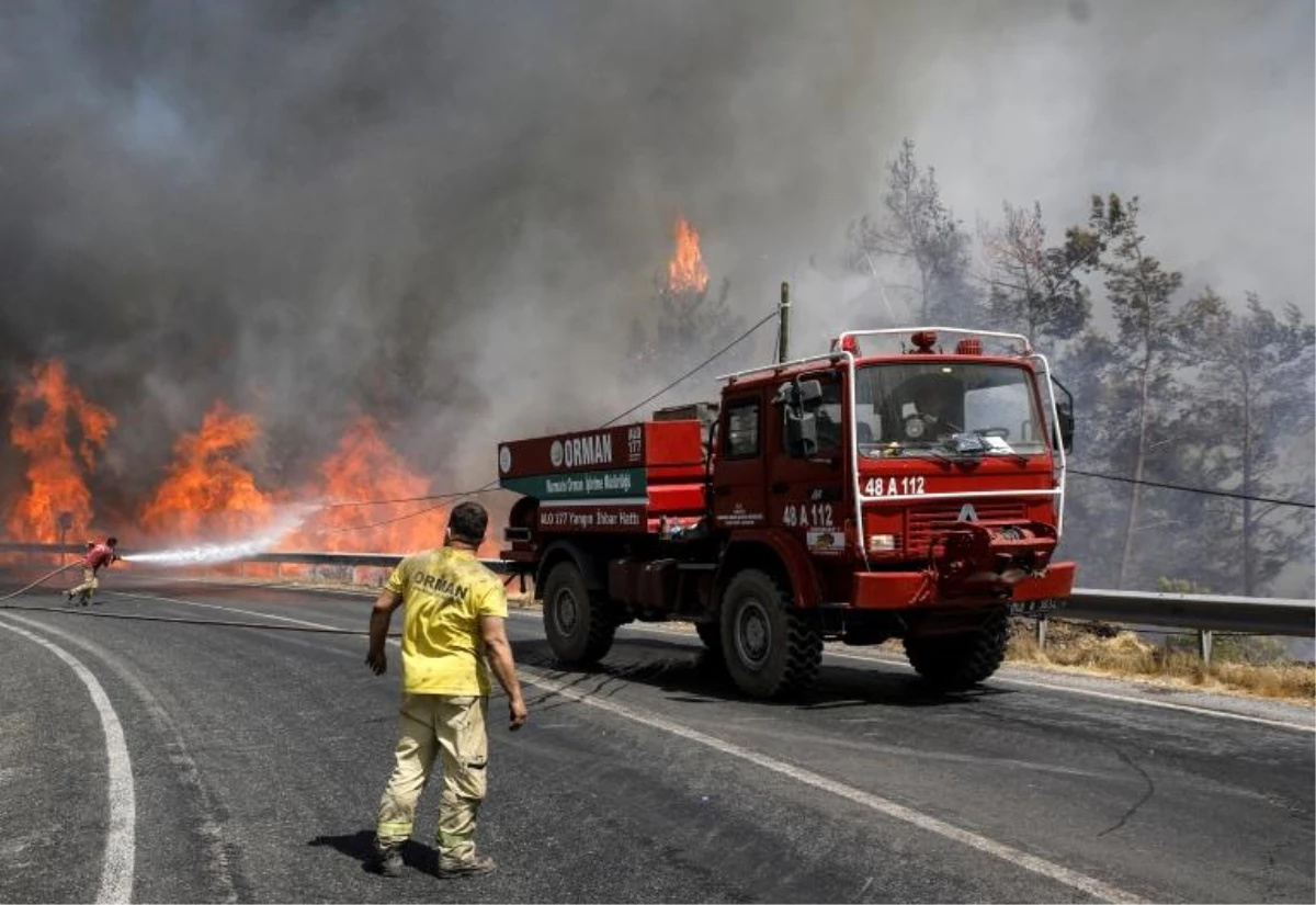 Yunanistan: "Ülkemizdeki yangınlara rağmen Türkiye\'ye yardım teklifimiz halen geçerli"