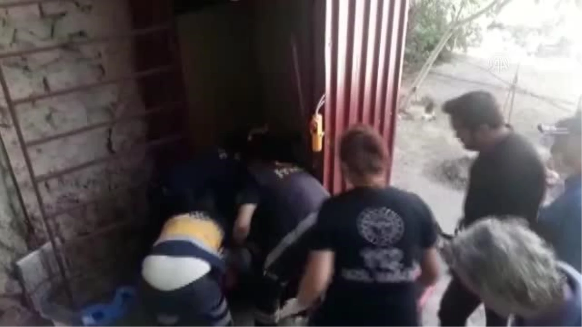 AFYONKARAHİSAR - Asansörün halatı koptu: 2 yaralı
