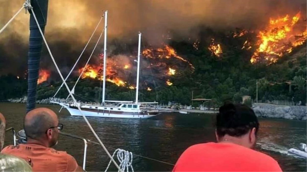 Çökertme Koyu\'nu küle çeviren yangını Deli Mehmet rüzgarı körükledi! Tüm turizm tesisleri ve plajları kapatıldı