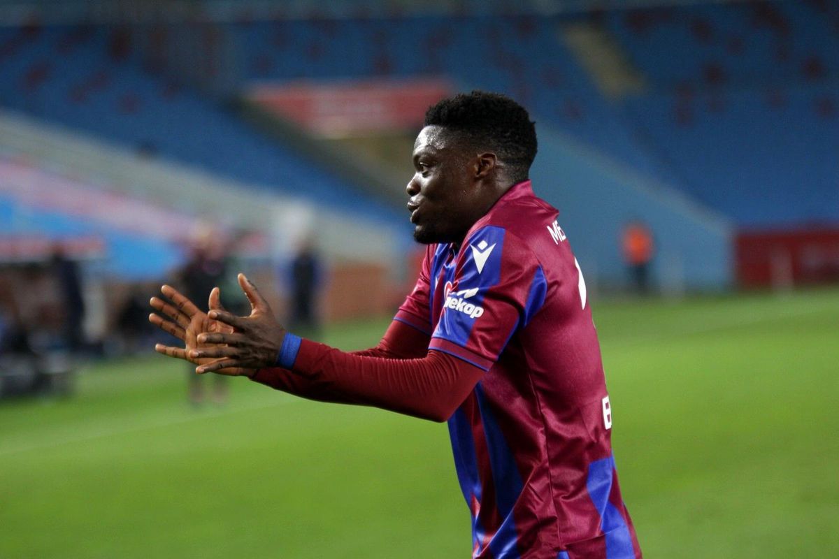 Ekuban, Genoa ile görüşmek için İtalya\'ya gitti
