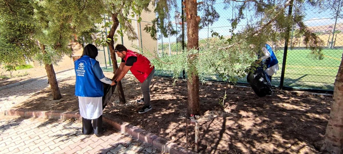 Elazığ\'da Mavi ve Kırmızı Yelekliler sahada