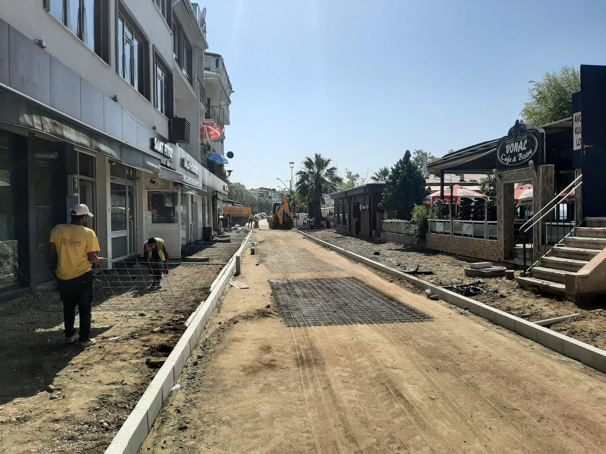 Gazanfer Bilge Caddesi\'nin alt ve üstyapısı yenileniyor