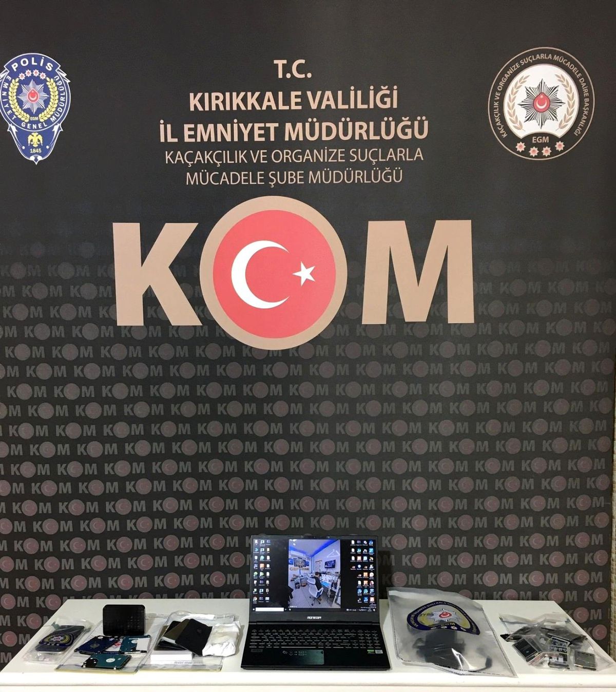 Gümrük kaçağı telefonlara IMEI klonlayan şahıslar hakkında işlem