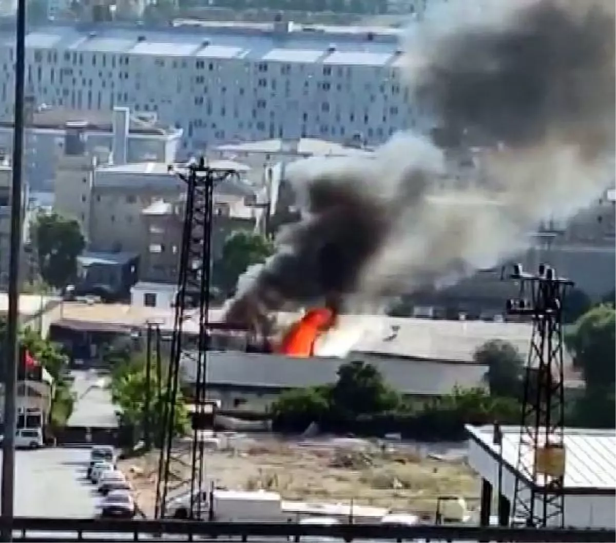 Son dakika: İKİ SANAYİ SİTESİNDE YANGIN