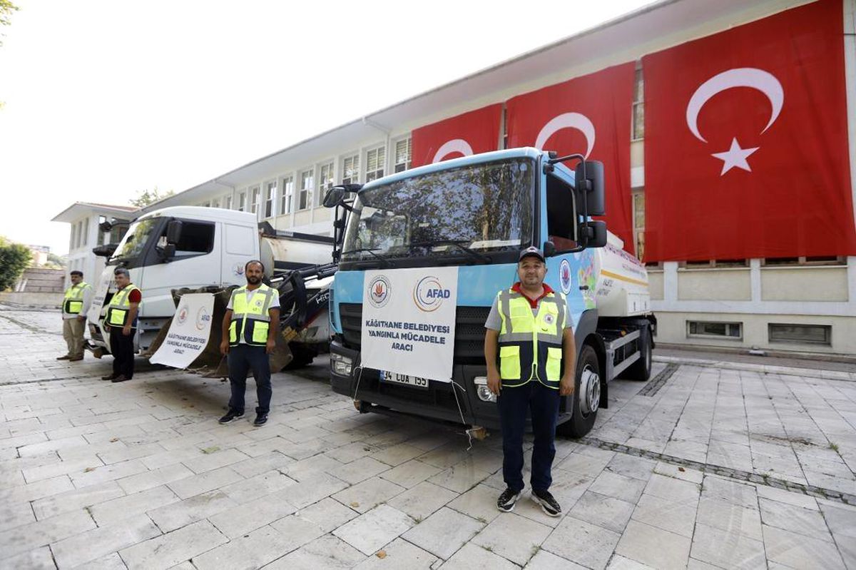 Kağıthane Belediyesi Manavgat\'a 10 bin fidanla nefes oluyor