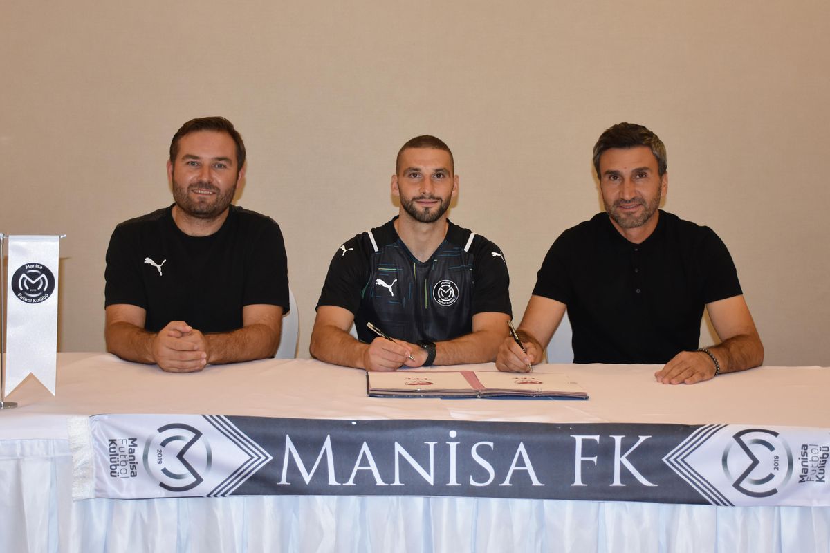 Son dakika spor: Manisa, Sloven orta saha oyuncusu Nino Kouter\'i transfer etti