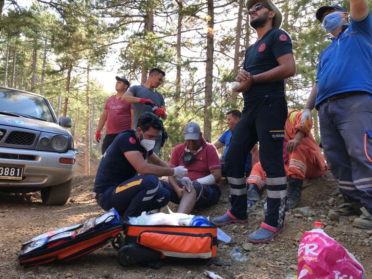 Sakarya İl Sağlık Müdürlüğü ekipleri yangın bölgesine destek veriyor