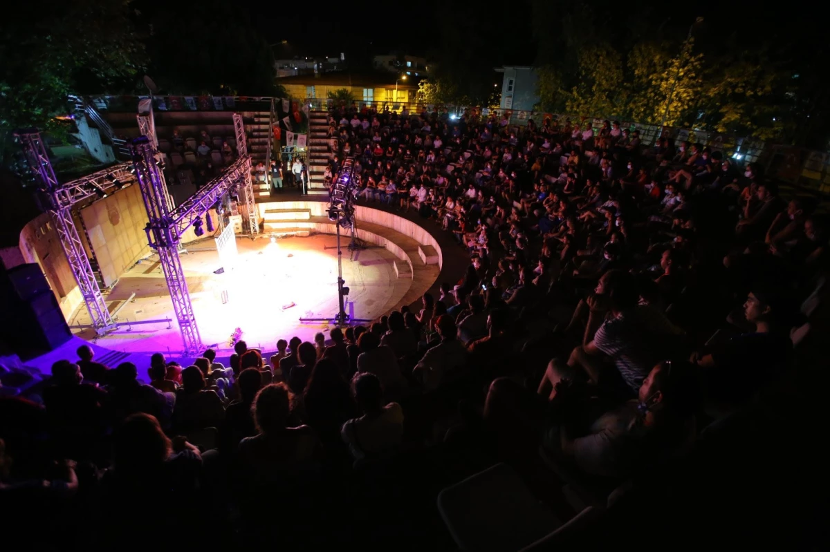 14. Türkiye Tiyatro Buluşması Efes Selçuk\'ta devam ediyor