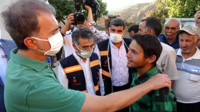 Son dakika haberleri... AK Parti Genel Başkan Yardımcısı Çelik yangın bölgesinde vatandaşlarla bir araya geldi