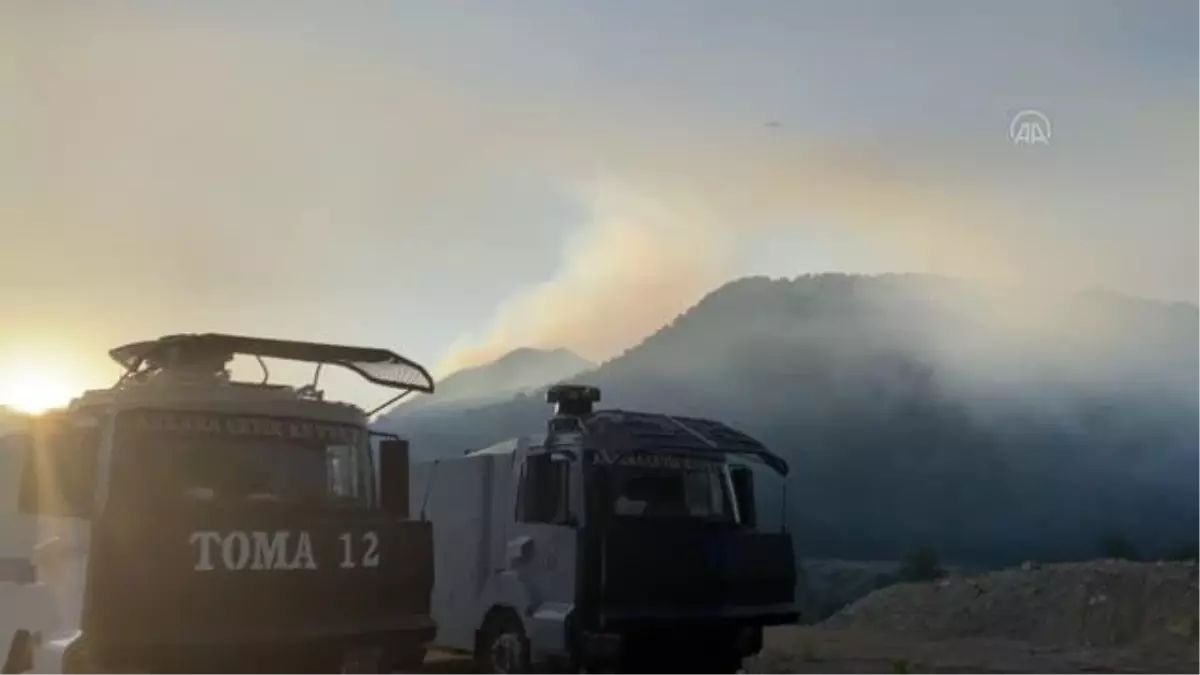 Alanya, Akseki ve Gündoğmuş\'taki orman yangınlarına havadan ve karadan müdahale ediliyor