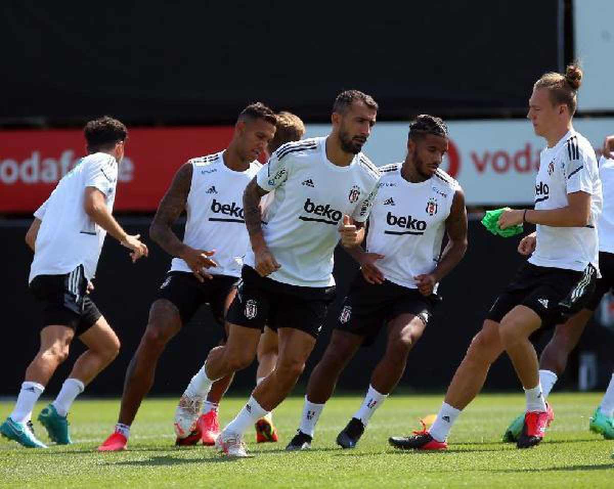 Beşiktaş\'ta yeni sezon hazırlıkları sürüyor