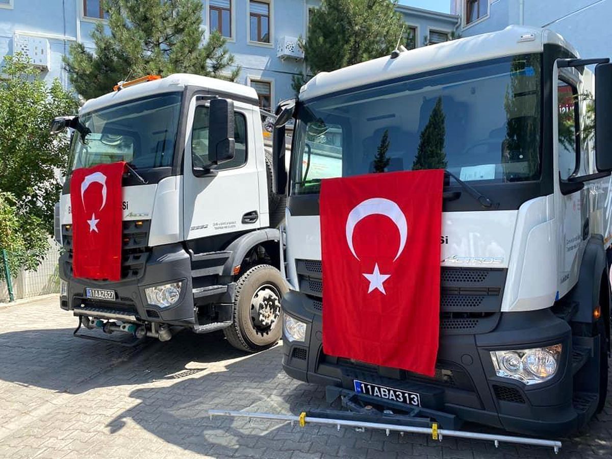 Bilecik\'e hibe edilen arazöz ve vakumlu yol süpürge aracı hizmete başladı