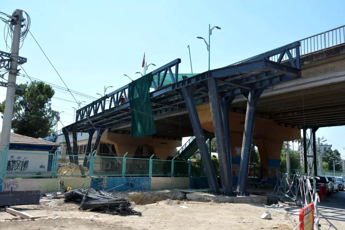 Büyükşehir Belediyesi, Tarsus\'taki Sunay Atilla Üstgeçidini yeniliyor