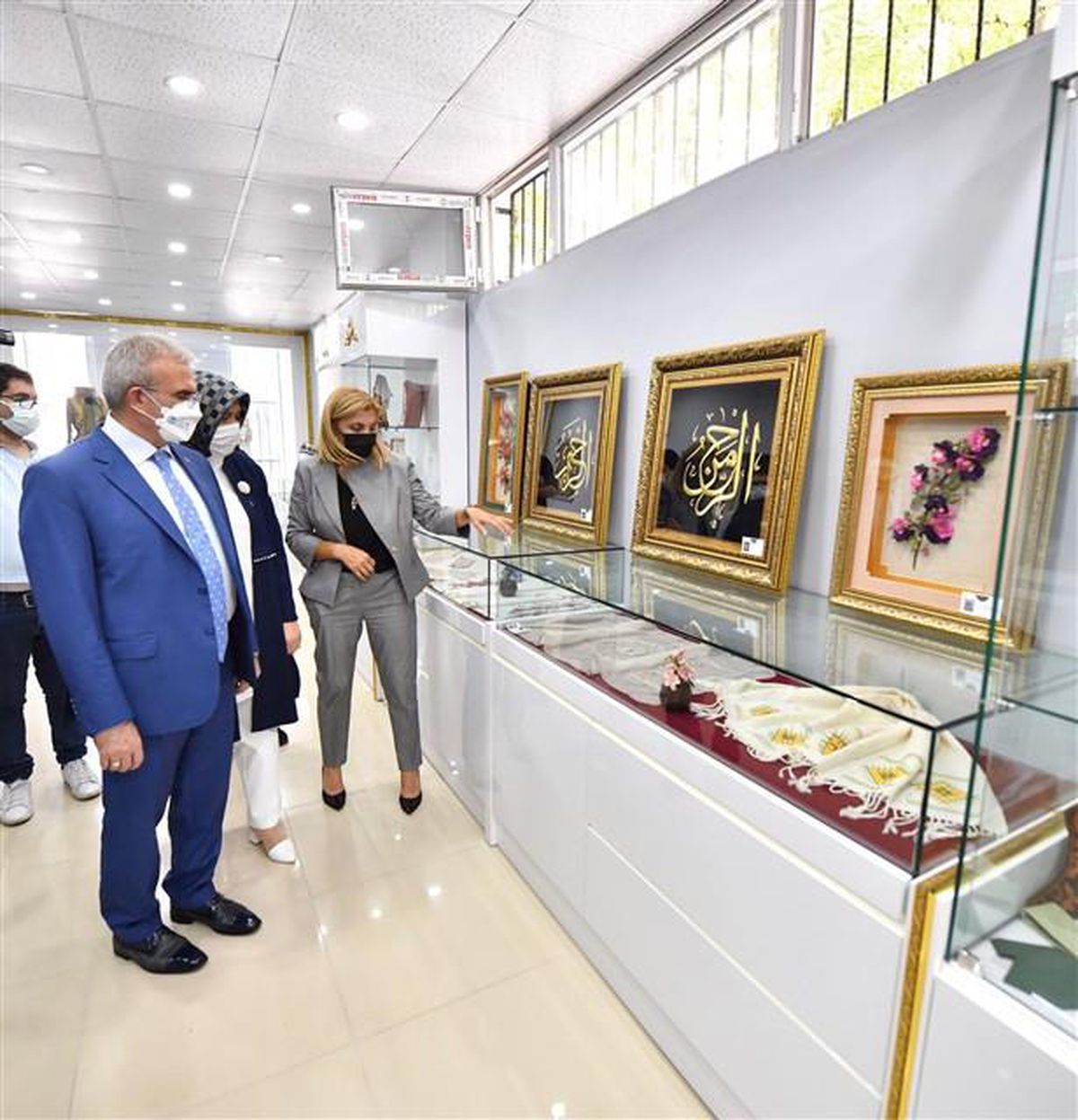 Diyarbakır Valisi Münir Karaloğlu, Olgunlaşma Enstitüsü\'nü ziyaret etti