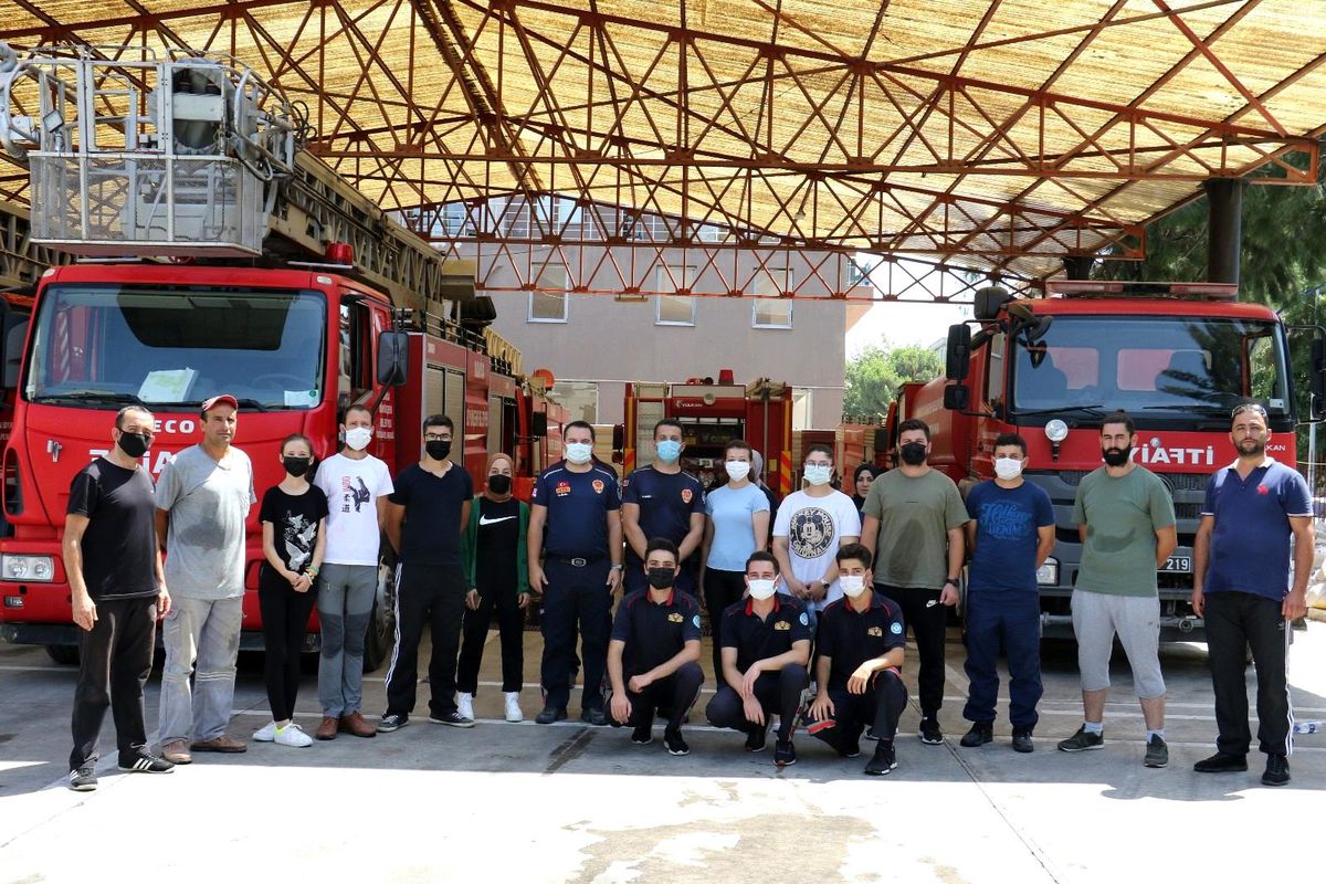 Eğitimlerini tamamlayıp gönüllü itfaiyeci oldular