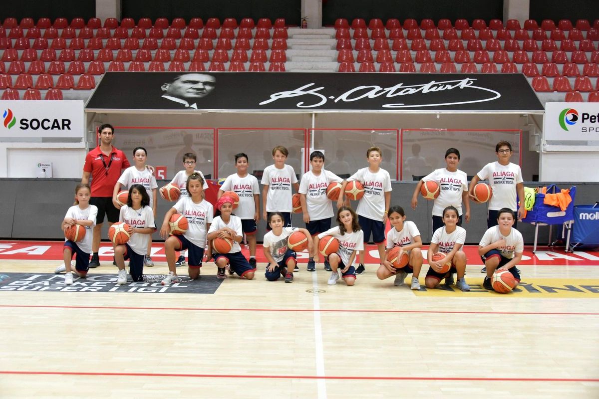 Geleceğin basketbolcuları Aliağa\'da yetişiyor