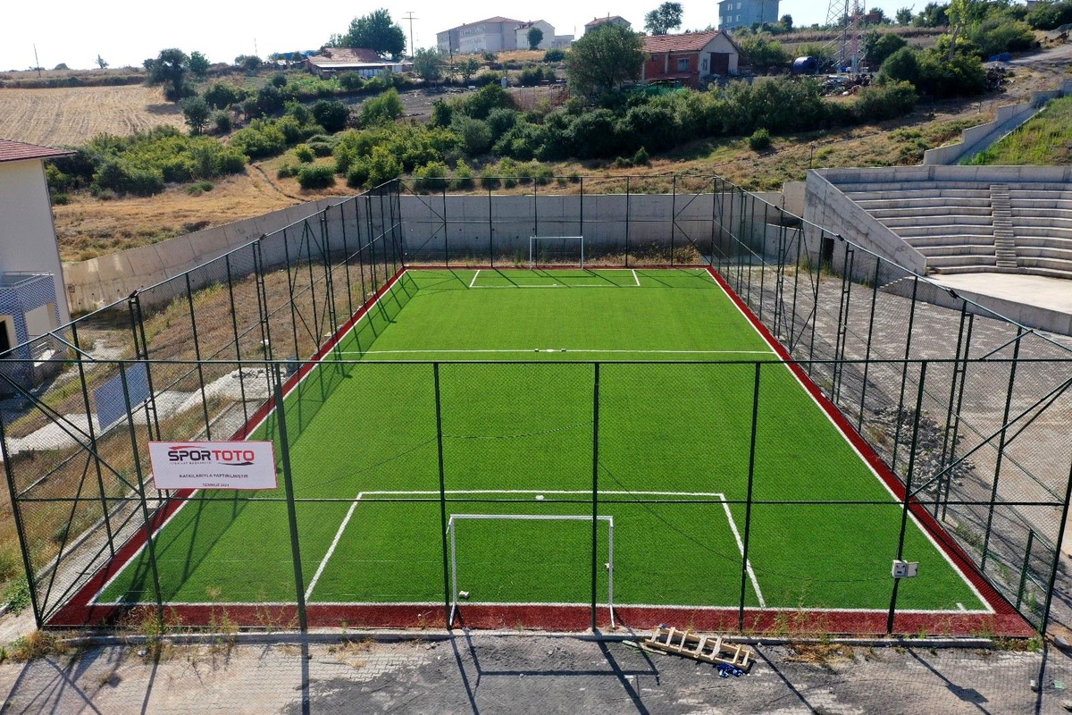 İvrindi\'de gençlere yeni spor alanları