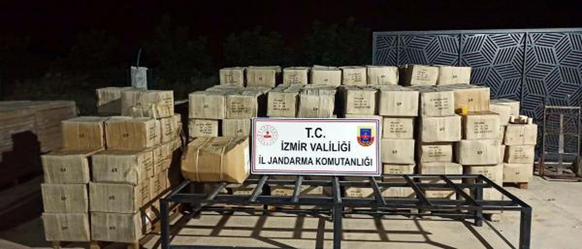 Kaçak kozmetik ürünü üreten iş yerine baskın