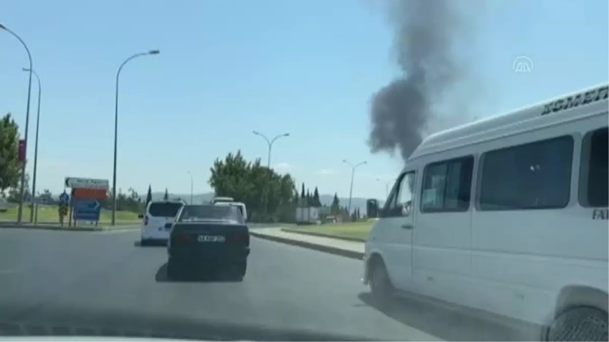 Son Dakika | KAHRAMANMARAŞ - Yediemin hurda araçların bulunduğu alanda çıkan yangın kontrol altına alındı