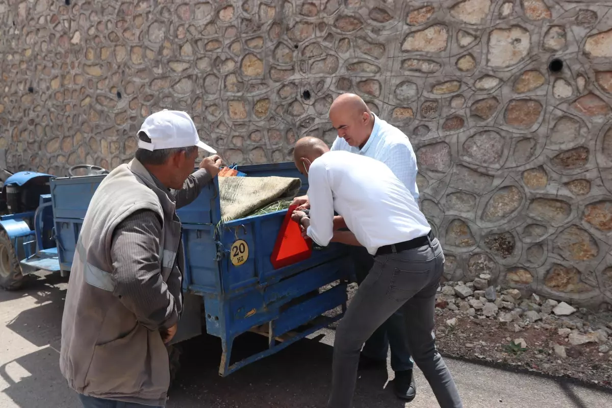 Karaman Ziraat Odasının reflektör dağıtımı devam ediyor