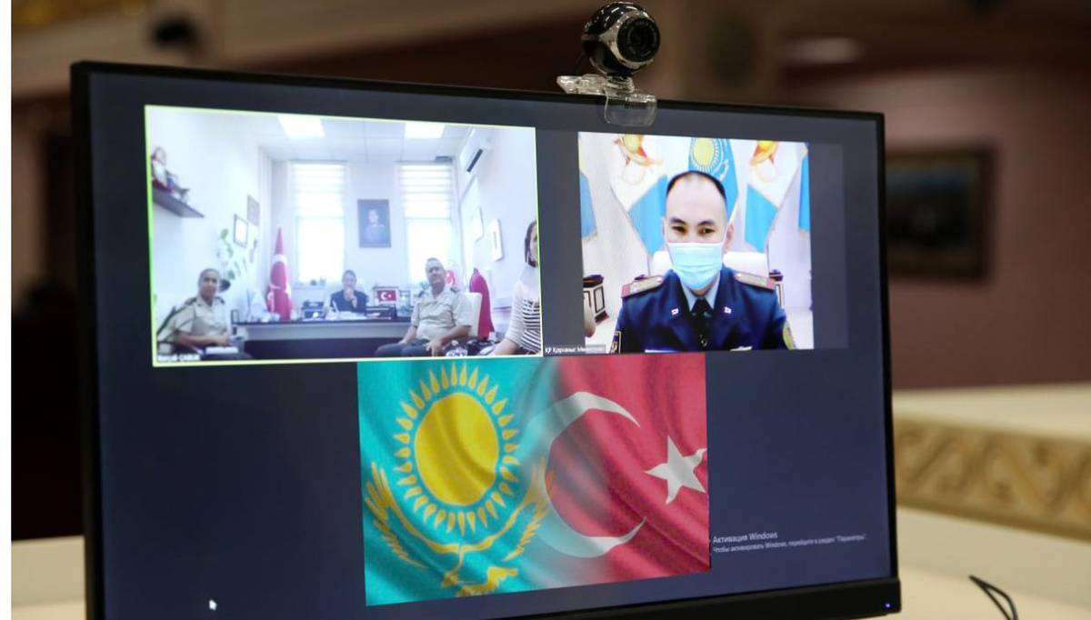Son dakika haber: Kazakistan ve Türkiye, savunma alanında yeni iş birliği imkanlarını görüştü
