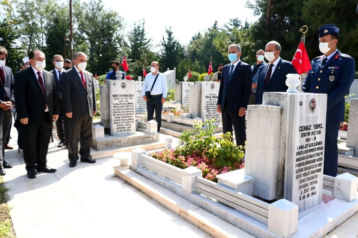 Son Dakika | KKTC Cumhurbaşkanı Ersin Tatar\'dan Kıbrıs Şehidi Cengiz Topel\'e ziyaret