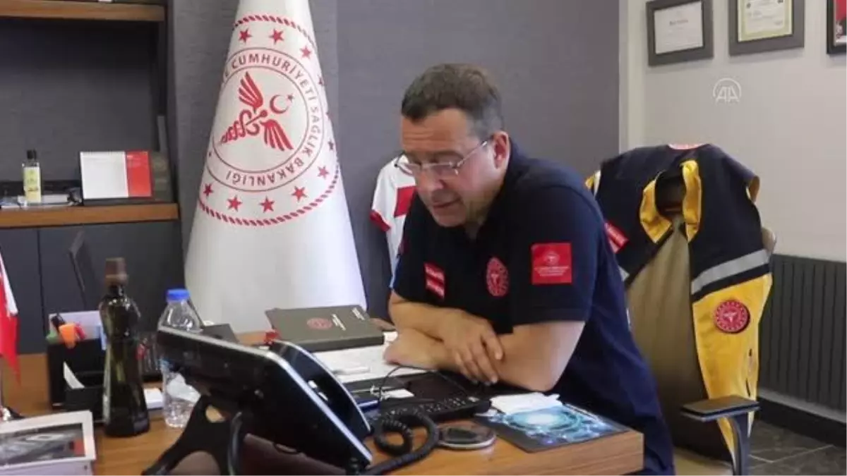 Kovid-19 aşısı olmak istemeyen vatandaşı İl Sağlık Müdürü ikna etti