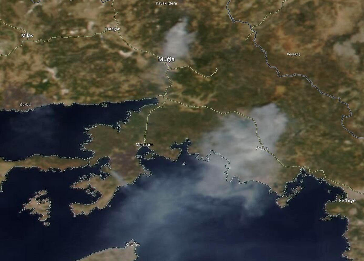 Köyceğiz yangının dumanları Rodos\'a ulaştı
