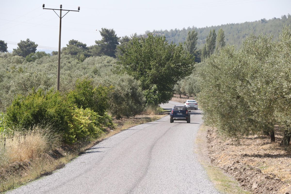 Kulaksızlar\'ın da yolu yenilendi