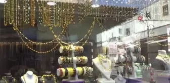 Oltu taşı bulunamayınca gençler kehribara yöneldi