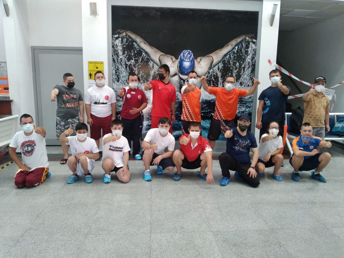 Özel Sporcular Down Sendromlu Yüzme Milli Takımı\'nın Ankara kampı devam ediyor