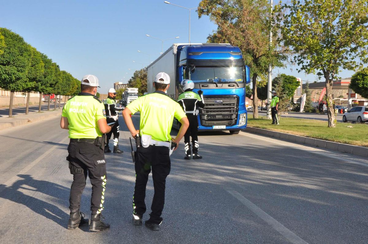 Sorgun\'da trafik ekiplerinden sürücülere uyarı