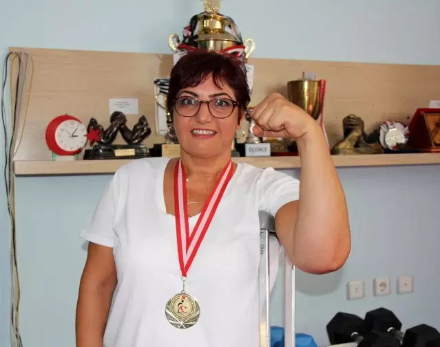 Antrenörsüz Türkiye şampiyonu oldu Antrenörsüz Türkiye şampiyonu oldu