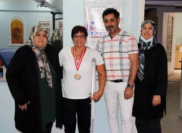 Antrenörsüz Türkiye şampiyonu oldu Antrenörsüz Türkiye şampiyonu oldu