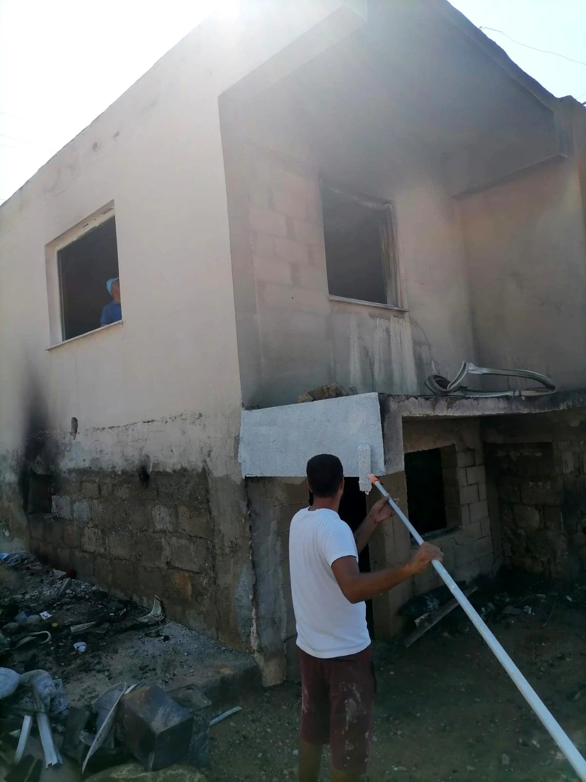 Aydıncık yangınında zarar gören evler tamir ediliyor