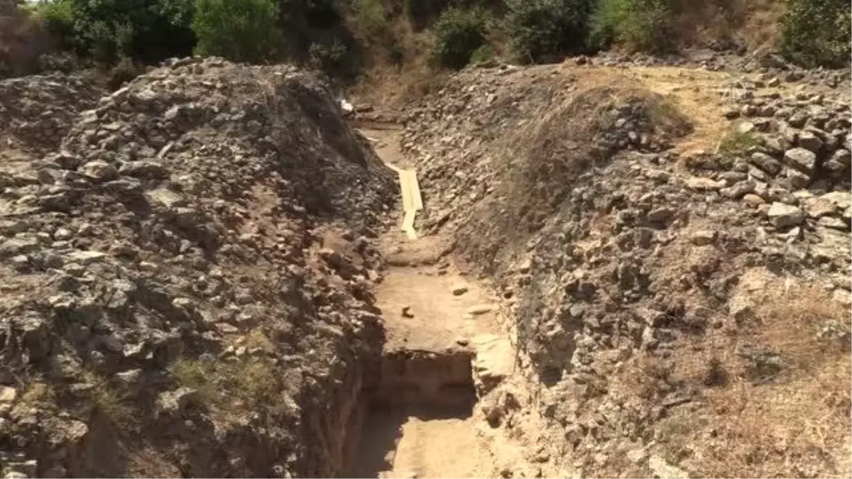 ÇANAKKALE - Troya\'da 150 yıl sonra Schliemann\'ın tahribatları giderilmeye çalışılıyor